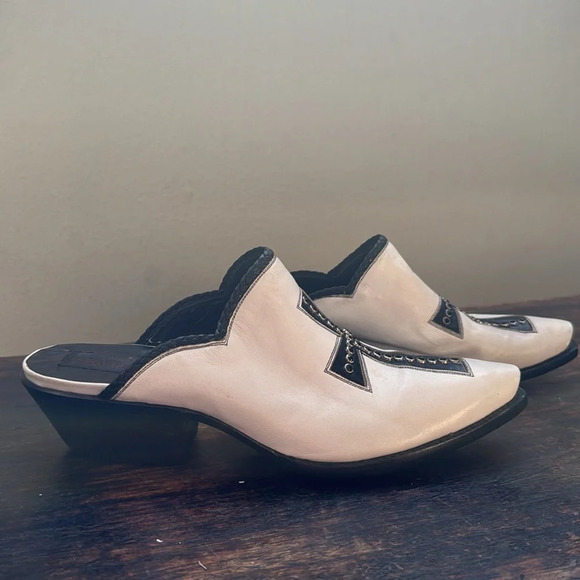 Tres Outlaws white with black Cross Swarovski crystals Pointed Toe mule boot 8.5 - Picture 9 of 16